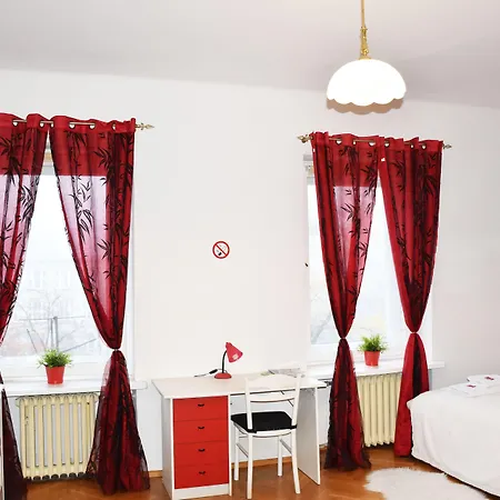 West Mazowiecka 7 * Варшава