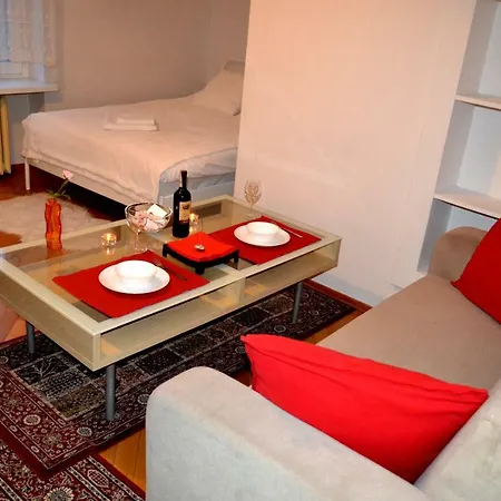 West Mazowiecka 7 * Варшава